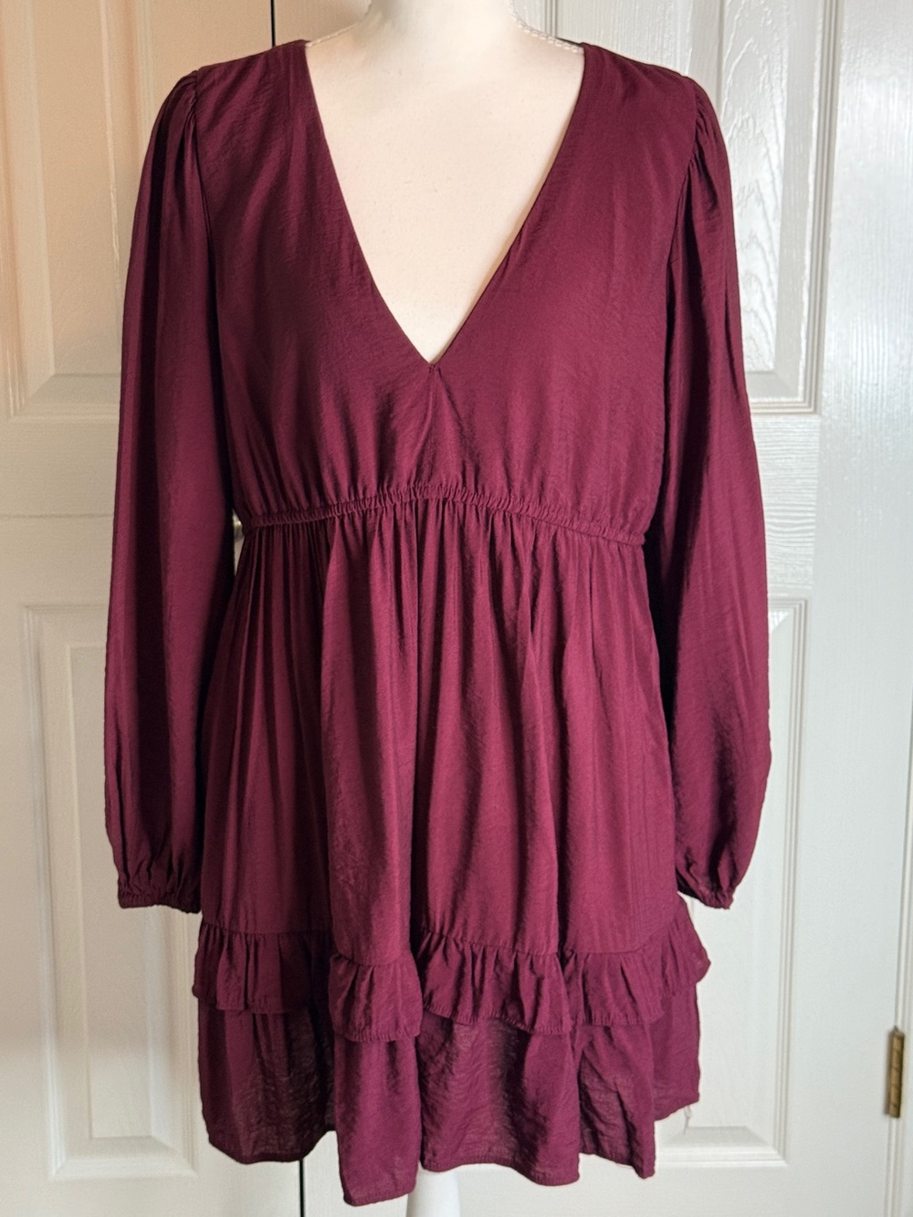 Abercrombie & Fitch V-Neck Ruffle Tiered Mini Dress Burgundy L EUC